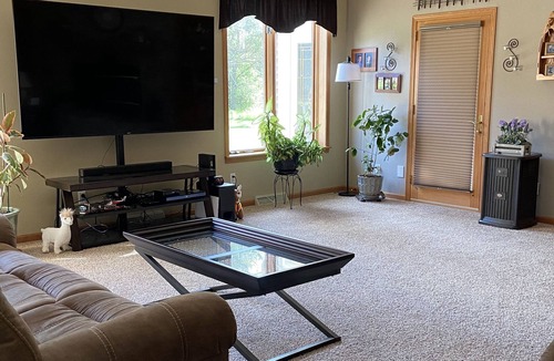 Stevens Point House | Serene, wooded, upscale home 2 miles from SentryWorld