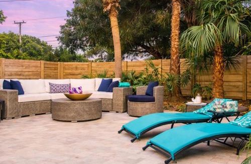 Old Northwood House | Serene WPB Escape Pool Near Beach