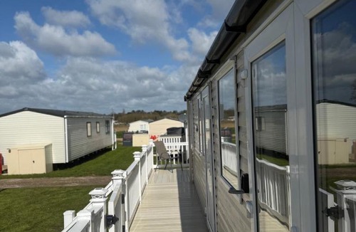 Oulton Broad House | Serenity 2 No 98 Central lounge sleeps 6 x 3 bedrooms x 2 bathrooms