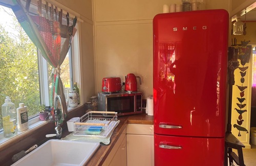 Lithgow Cottage | Serenity - a peaceful cottage 5 minutes drive to the centre