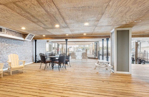 West End House | Serenity at the Lake ~~Large House on Lake Pontchartrain w/ POOL-Boat Accessible