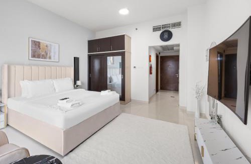 Jumeirah Village Triangle Apartment | Serenity Hideaway Studio In Al Manara