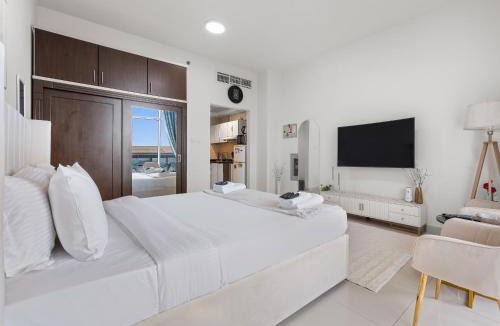 Jumeirah Village Triangle Apartment | Serenity Hideaway Studio In Al Manara