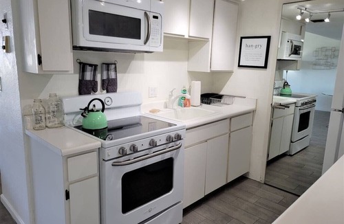 Roosevelt Condo | Serenity in the Sky 908