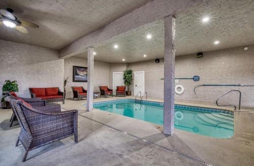 Sevierville Ski Chalet | Serenity Mountain Pool Lodge