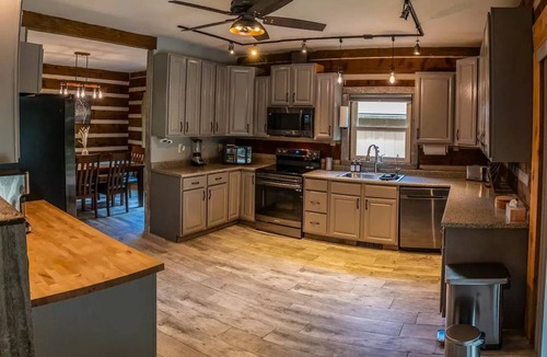 Johnstown Cabin | Serenity on Seven Acres - Luxurious Log Cabin
