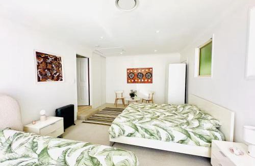 Springbrook House | Serenity Rainforest Retreat With Breathtaking Gold Coast Views - Sleeps 4 - 6 people