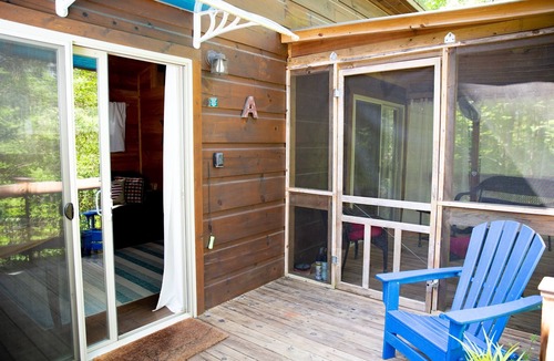 Mill Spring Cabin | Serenity Ridge Cabin A: Couple's Getaway + Hot Tub