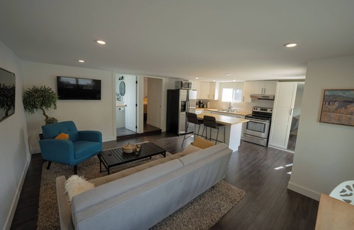 Oliver House | Serenity: Rockcliffe Getaway