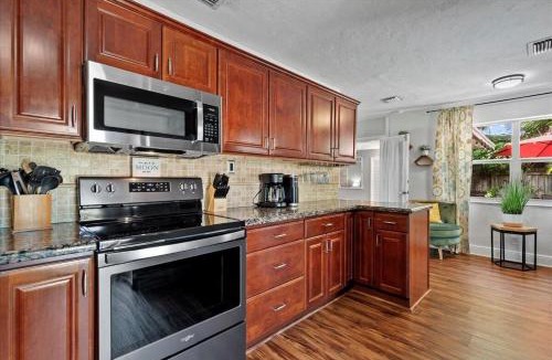 Beachway Estates House | Serenity Tiki Beach House King Size Bed!