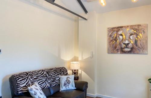 Stoke-on-Trent House | Serenity- Uk38551