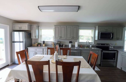 Greeneville House | Serenity with Mountain Views 3BR Deckside Views