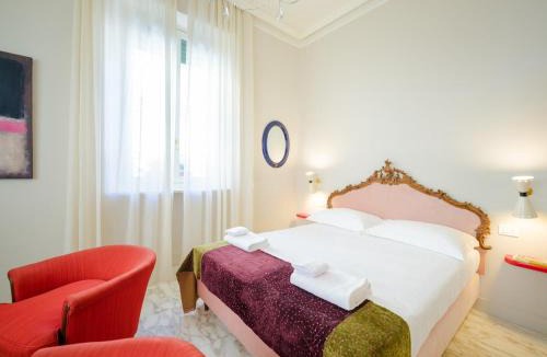 Santa Maria Novella Apartment | Sergio - Stylish Apartment with Private Patio