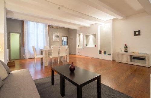 San Frediano Apartment | Serragli Loft