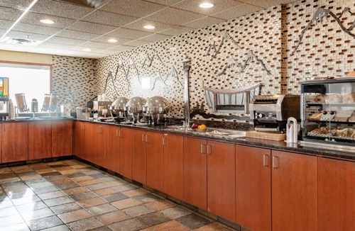 Southeast Calgary Hotel | Service Plus Inns and Suites Calgary