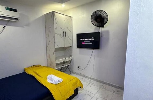 Lagos Apartment | Serviced Self Contained Room At Aquaview estate Ogudu, 15 mins to the Airport