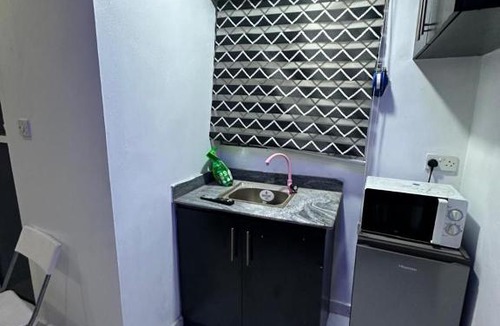 Lagos Apartment | Serviced Self Contained Room At Aquaview estate Ogudu, 15 mins to the Airport