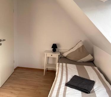 Stadtmitte Apartment | SES12a 2-OG 3Zimmer Möbilierte Wohnung in Wolfsburgs Zentrum