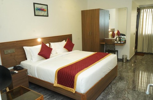 Teynampet Hotel | Sesha Residency
