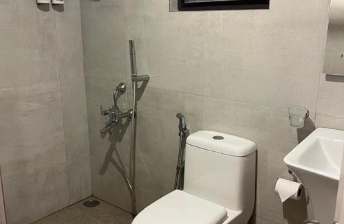 Teynampet Hotel | Sesha Residency