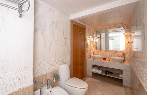 Santiago Hotel | Sesimbra Oceanfront Hotel | Ocean View Premium Suite | Onsite Pools | Restaurant