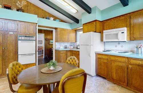 Orick House | Set on a hilltop surrounded by Redwood National Park w/views of the Pacific