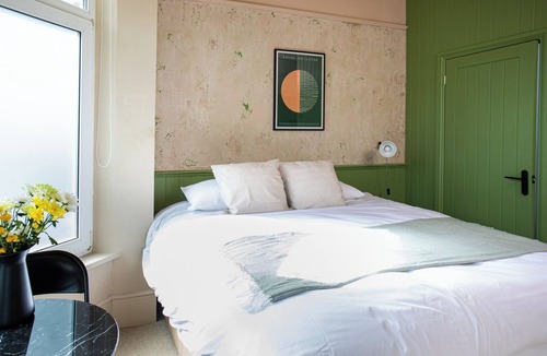 Southampton Hotel | Settle in Southampton - Self Check in Rooms & Studios - Room 1
