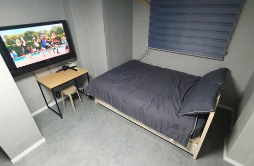 Sinchon-dong House | Seven Hostel