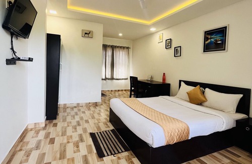 Moolakadai Hotel | Seven Malai Residency