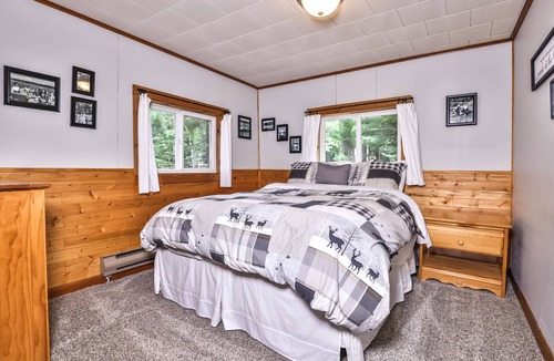 St Germain Cabin | Seven Pines - Lakefront cottage on West Bay of Little Saint Germain Lake