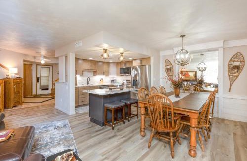 Seven Springs Apartment | Seven Springs Meadowridge 3 Bedroom Premier Condo - Sleeps 10, Pet Friendly!