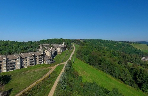 Seven Springs Condo | Seven Springs Stoneridge 3 BR Loft Standard Condo, Pet Friendly! by RedAwning