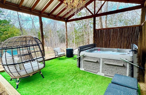 Valley View Cabin | Seven Star Silo - stay in luxury while you take in the tranquility of the Ranch!