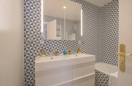 Deauville City Centre Apartment | Seventies