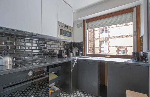 Deauville City Centre Apartment | Seventies