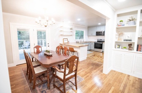 Saint Andrews House | Sewanee home in the heart of central campus!