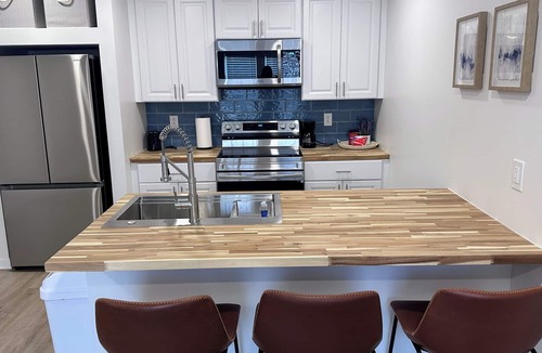 Hamilton House | Sewing Serenity B- New 2 BR Home in Hamilton, MO - 3 blocks to Missouri Star