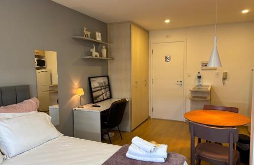 Consolacao Apartment | (SH89) Iluminado Studio c/Ar e Espaço de Trabalho