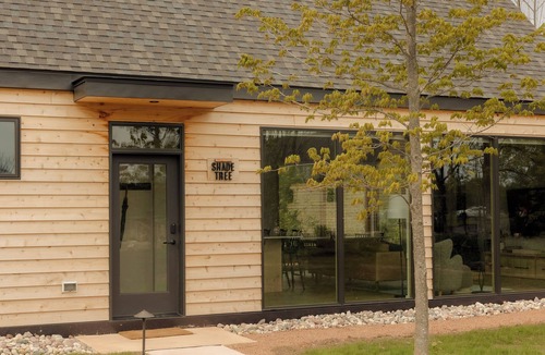 Fish Creek Cottage | Shade Tree at Loma Cottages