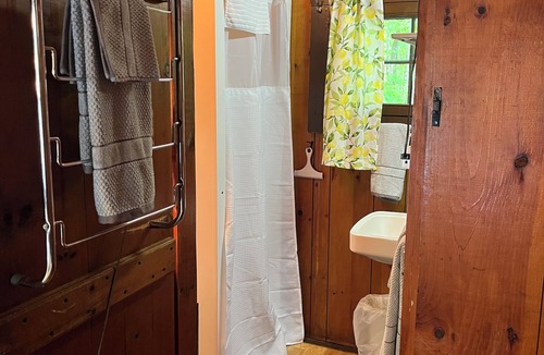 Holderness Cottage | Shaded Mama Bear Cottage on Squam Lake