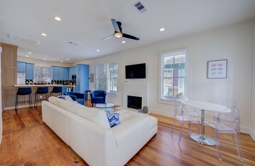 Galveston House | ✬ Shades of Blue ✬ - ♛King beds on East End