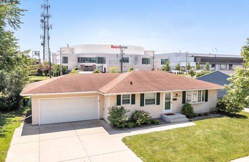 Green Bay House | Shadow Lane Tailgate House - Newly Remodeled