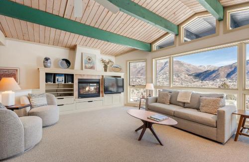 Aspen House | Shadow Mountain Unit 19, Charming Ski-In, Ski-Out Condo with Great Views and Pool Access