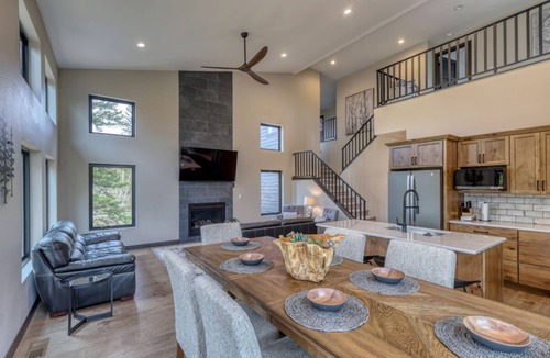 Lead House | Shadow Pines Lodge