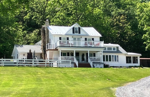 Orbisonia House | Shadow Ridge Farm & Retreat - Pool, Hot Tub, Pickleball & Pond - sleeps 35
