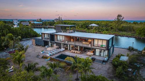 Placencia Villa | Shadow Sands - Modern Ocean Front Villa on Private Island