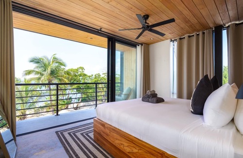 Placencia Villa | Shadow Sands Villa