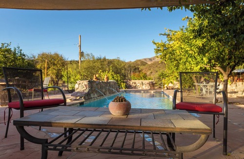 Mammoth House | Shady Garden Patio Casita | Aravaipa