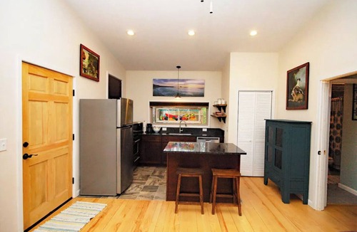 Weaverville Cottage | Shady Grove Cottage -Natural Setting In Town