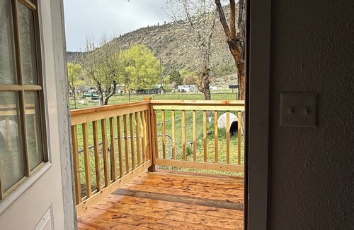 Klamath Falls House | Shady Pine Haven- Cozy Mountain side 3 bedroom house in charming Klamath Falls